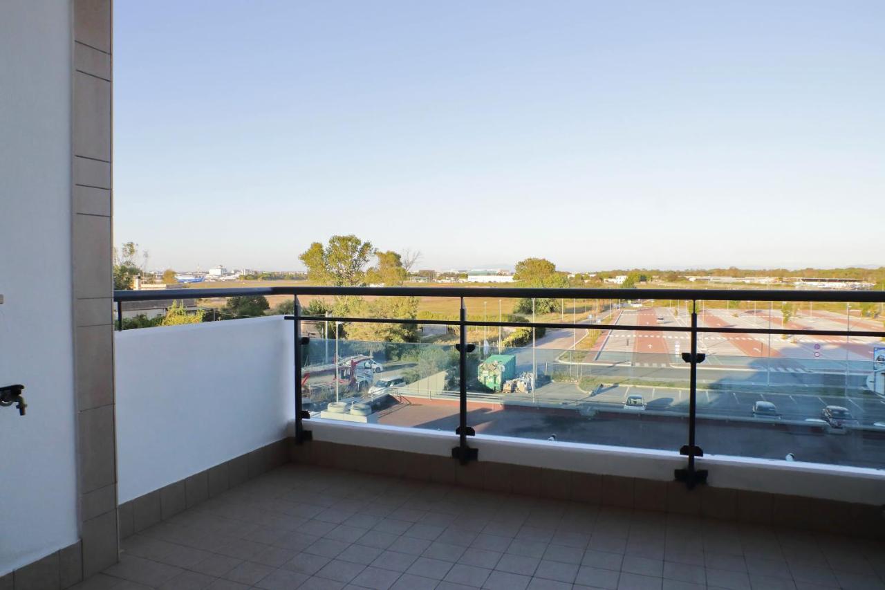 Bilocale Con Vista Sull'Aeroporto - Comodo Per Il Viaggio Fiumicino Eksteriør billede